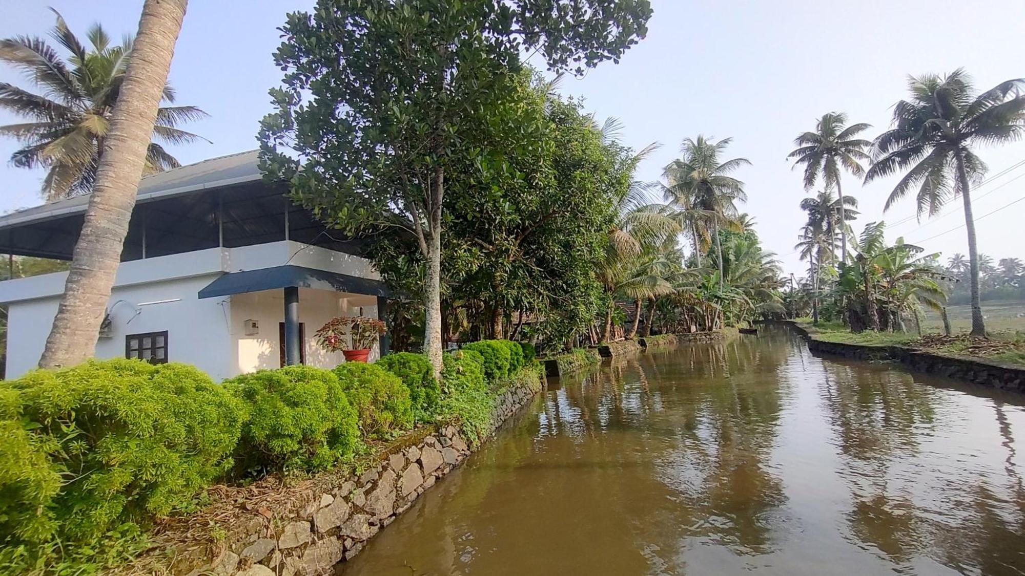 Valentine'S Rice Bowl Home Stay Alappuzha Экстерьер фото